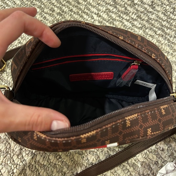 TOMMY HILFIGER brand new bag - Picture 2 of 9